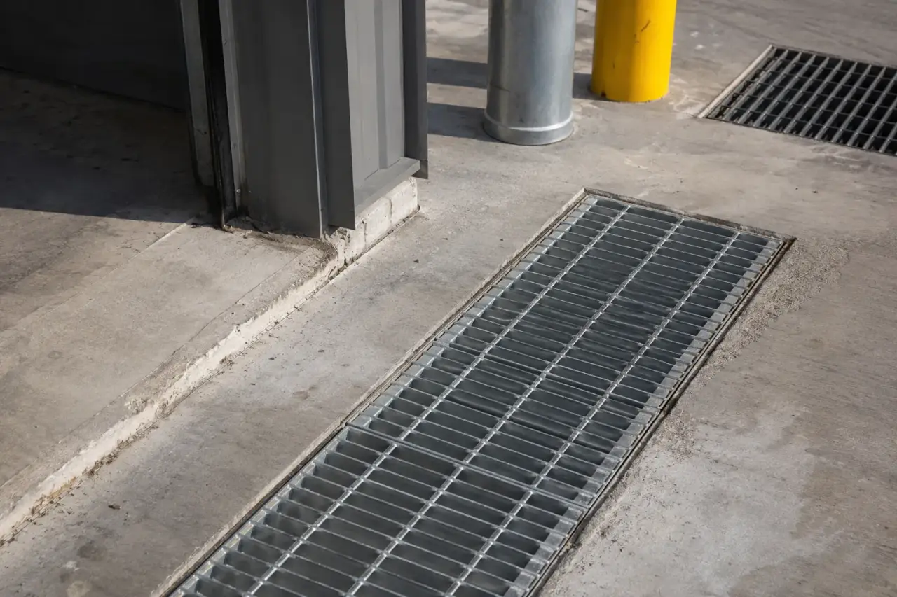 Completed Plank Grating installation in Georgetown by The Grate Guys
