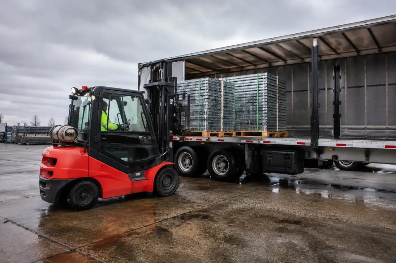 Where shipping across canada and north america is needed in Bradford for Shipping Across Canada and North America in Bradford